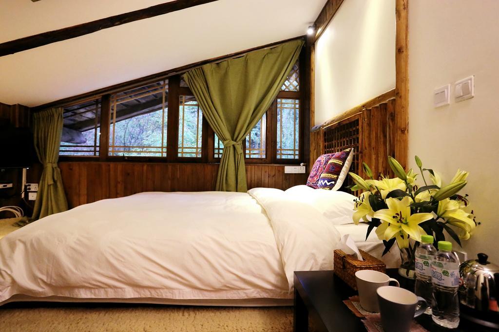 Shangri-La Mid - Mountain Homestay المظهر الخارجي الصورة